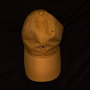 Tommy Hilfiger hat